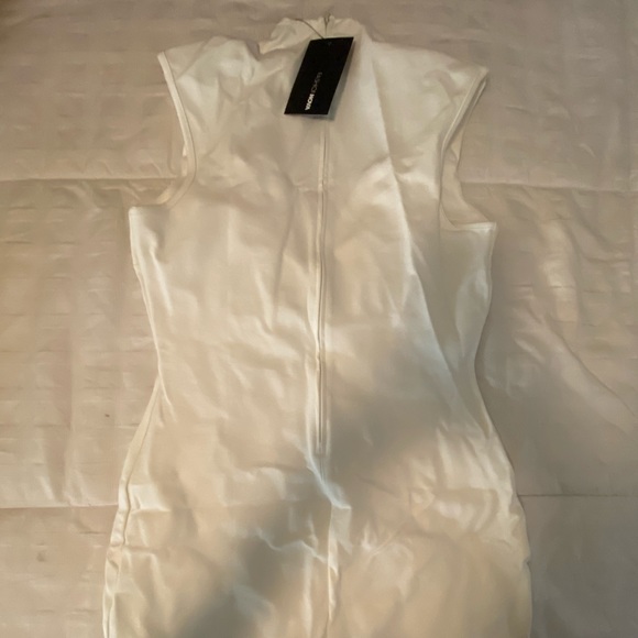 White dress - Picture 3 of 3